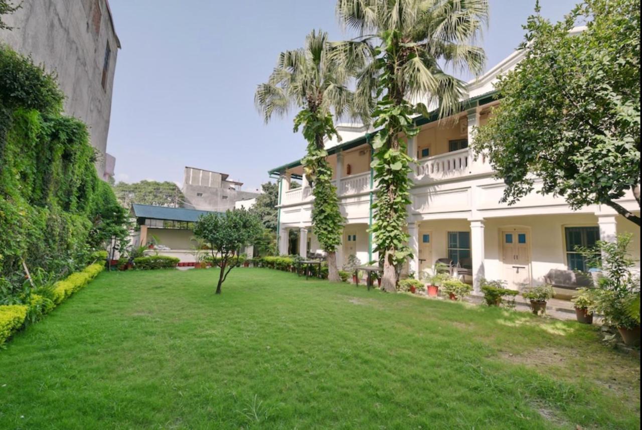 Hotel Heritage Dehradun Bagian luar foto